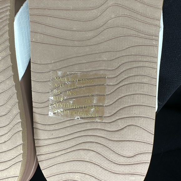 NWOT Reef sandals - Picture 7 of 7